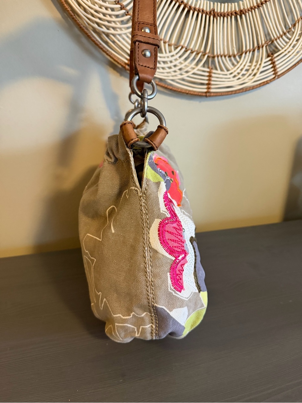 Fossil Vintage Y2K Floral Appliqué Canvas Shoulder Bag in Brown and Multicolor - Picture 5 of 14